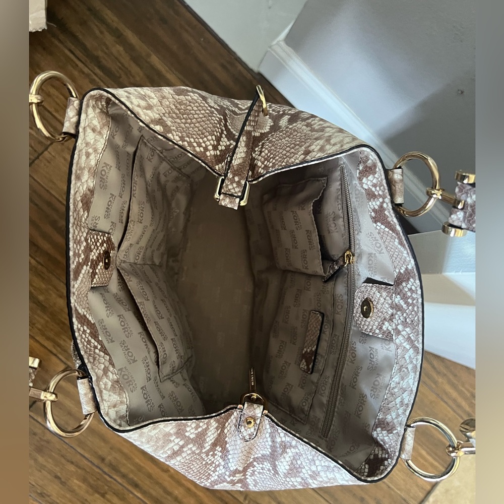 Michael Kors Large Leather bag - Picture 5 of 5